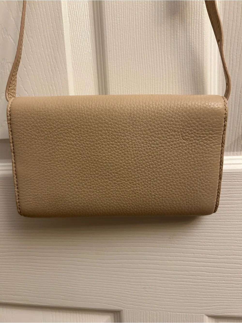 Tory Burch compact pebbled